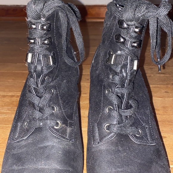 Black lace up booties - Picture 2 of 4